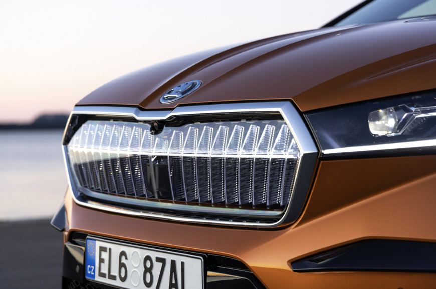 HELLA SETS THE SCENE FOR THE ŠKODA ENYAQ IV WITH AN ILLUMINATED RADIATOR GRILLE